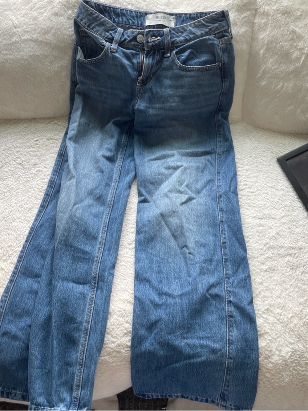 Hollister Low-Rise Baggy Jeans - Light Blue Denim
